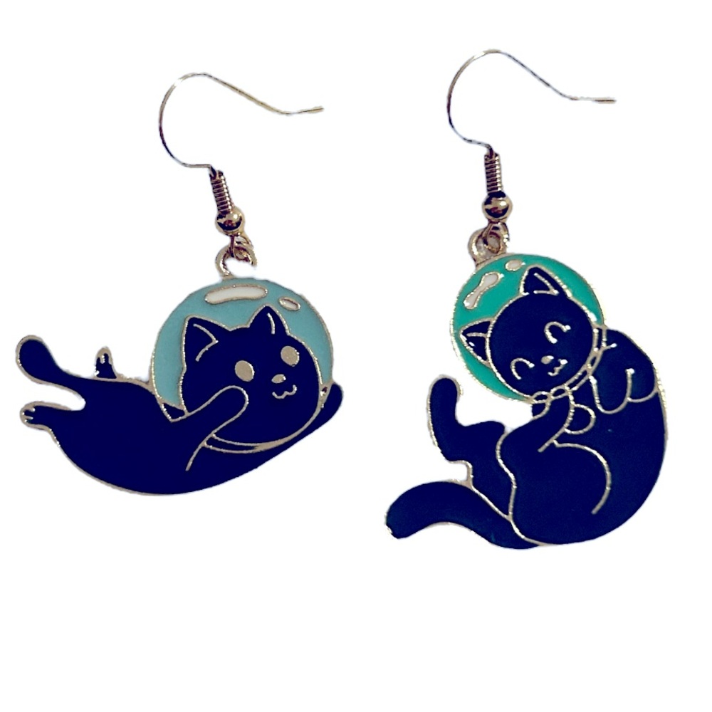 Astro Kitty’s Mismatch Earrings